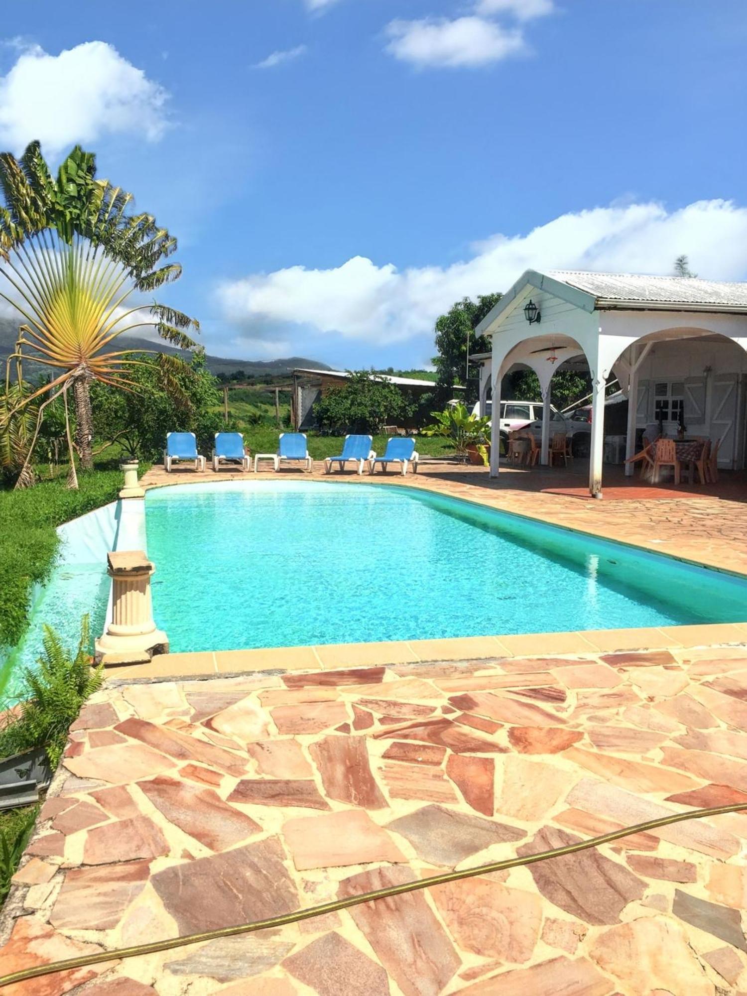 Villa Enchantee Avec Vue Sur Mer Et Piscine Au Carbet 勒卡尔贝 外观 照片